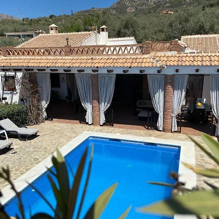 Villa Zahar Periana エクステリア 写真