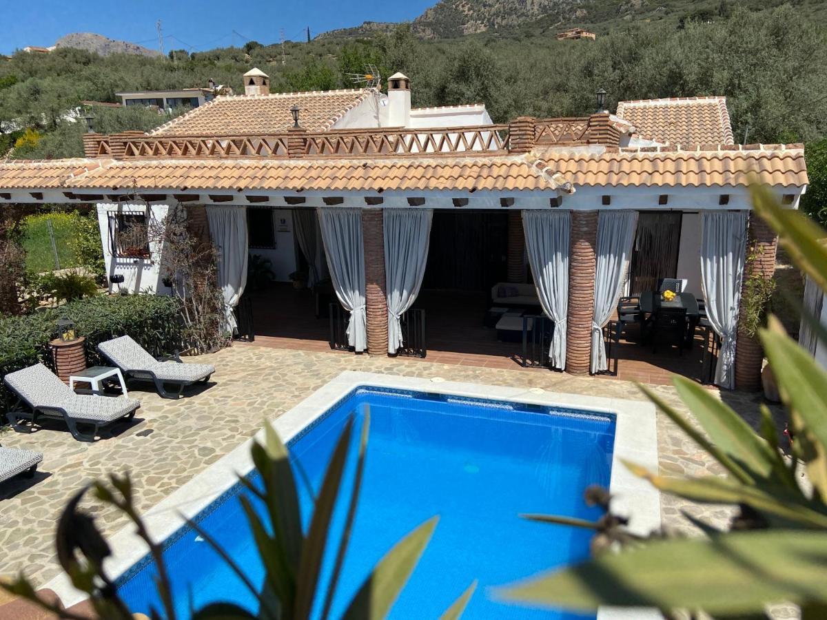 Villa Zahar Periana エクステリア 写真
