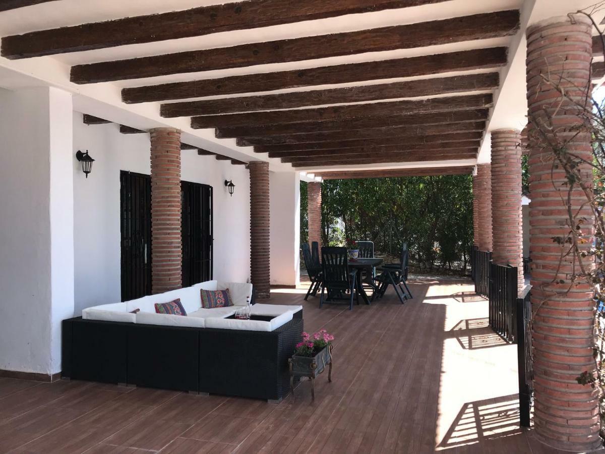 Villa Zahar Periana エクステリア 写真