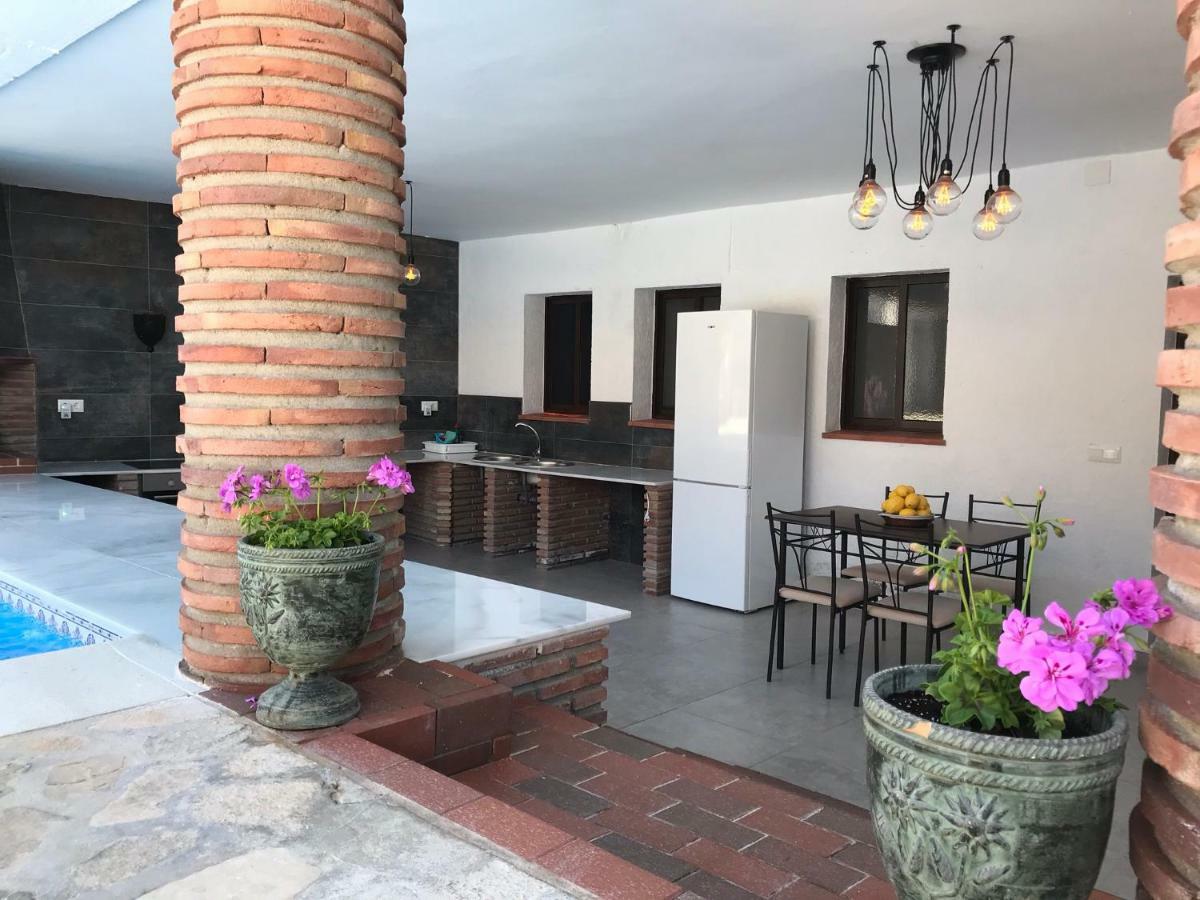Villa Zahar Periana エクステリア 写真
