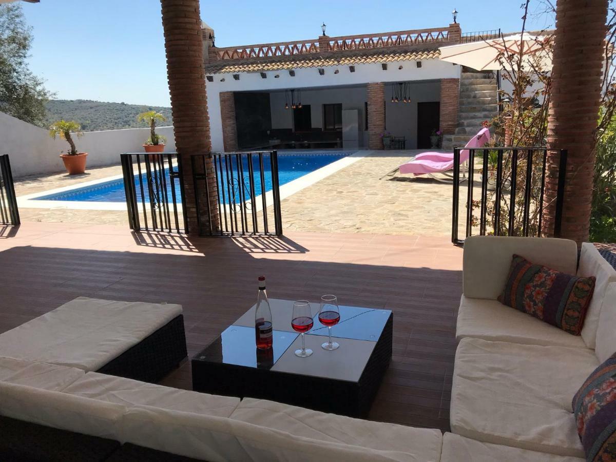 Villa Zahar Periana エクステリア 写真