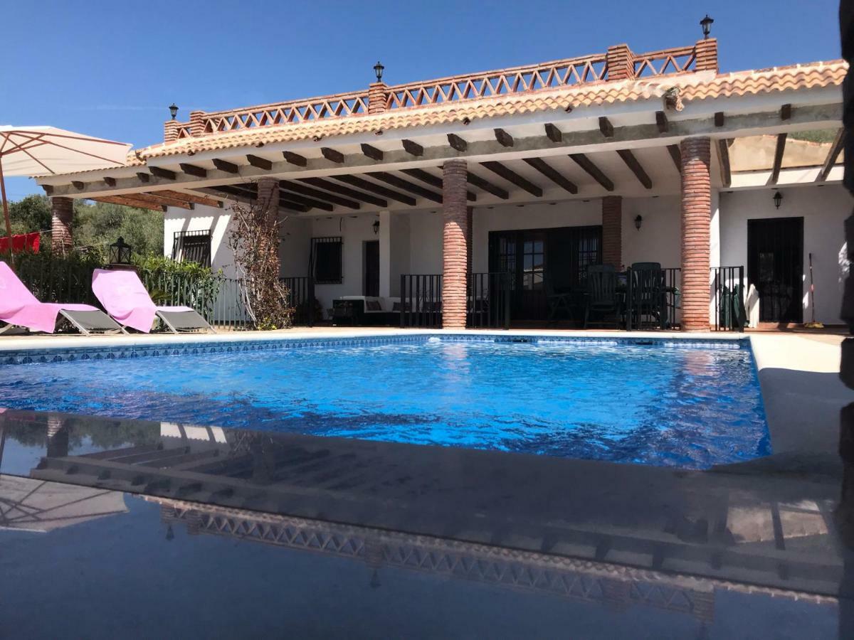 Villa Zahar Periana エクステリア 写真