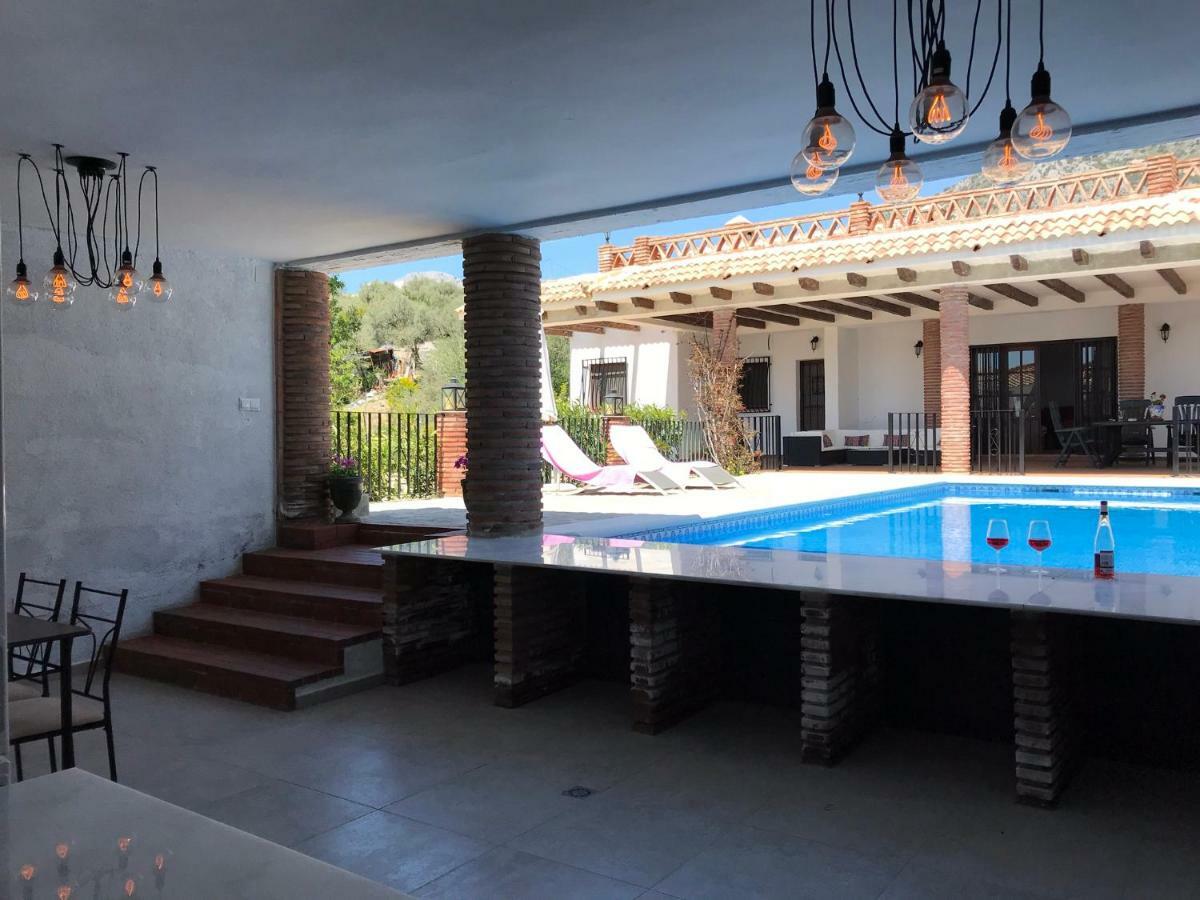 Villa Zahar Periana エクステリア 写真